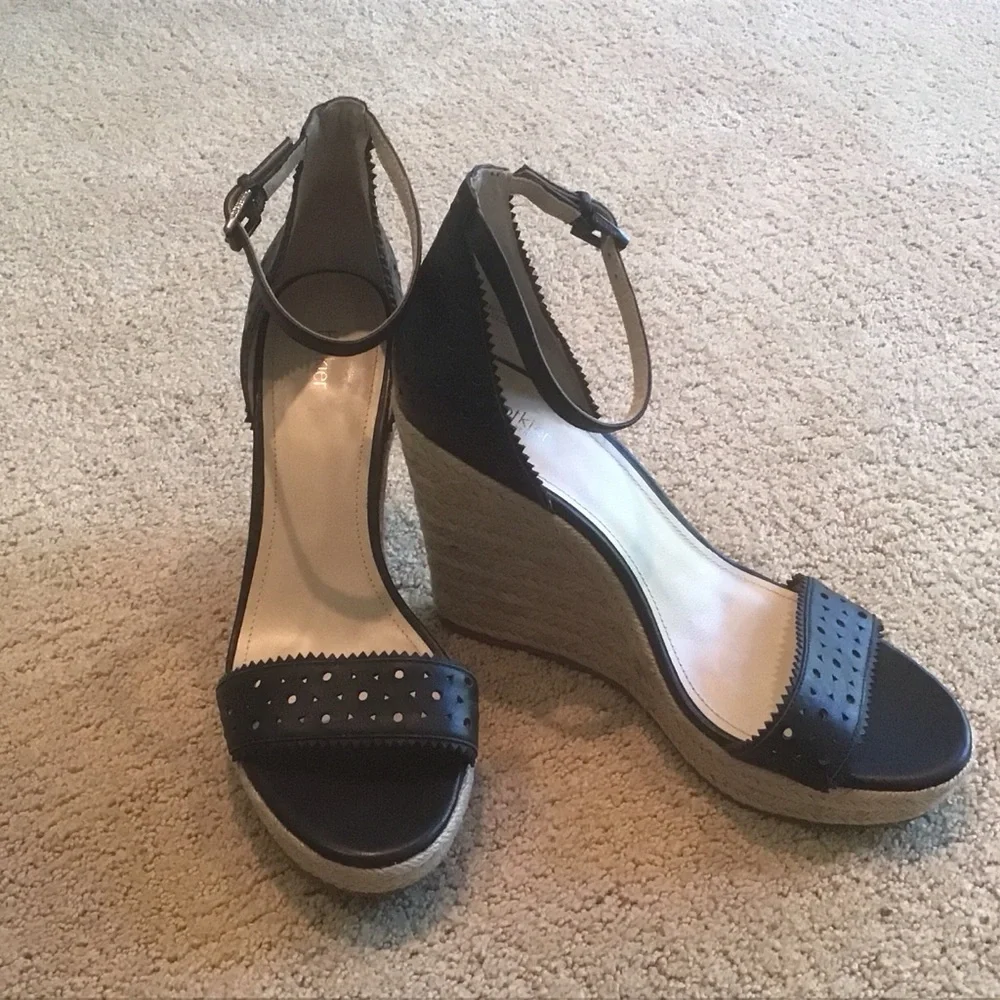 Botkier Jamie Perforated Black Leather‎ Espadrilles Platform Wedge Heels 10